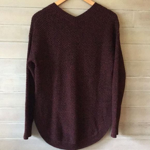 Dex burgundy double v neck scalloped hem - Picture 3 of 6